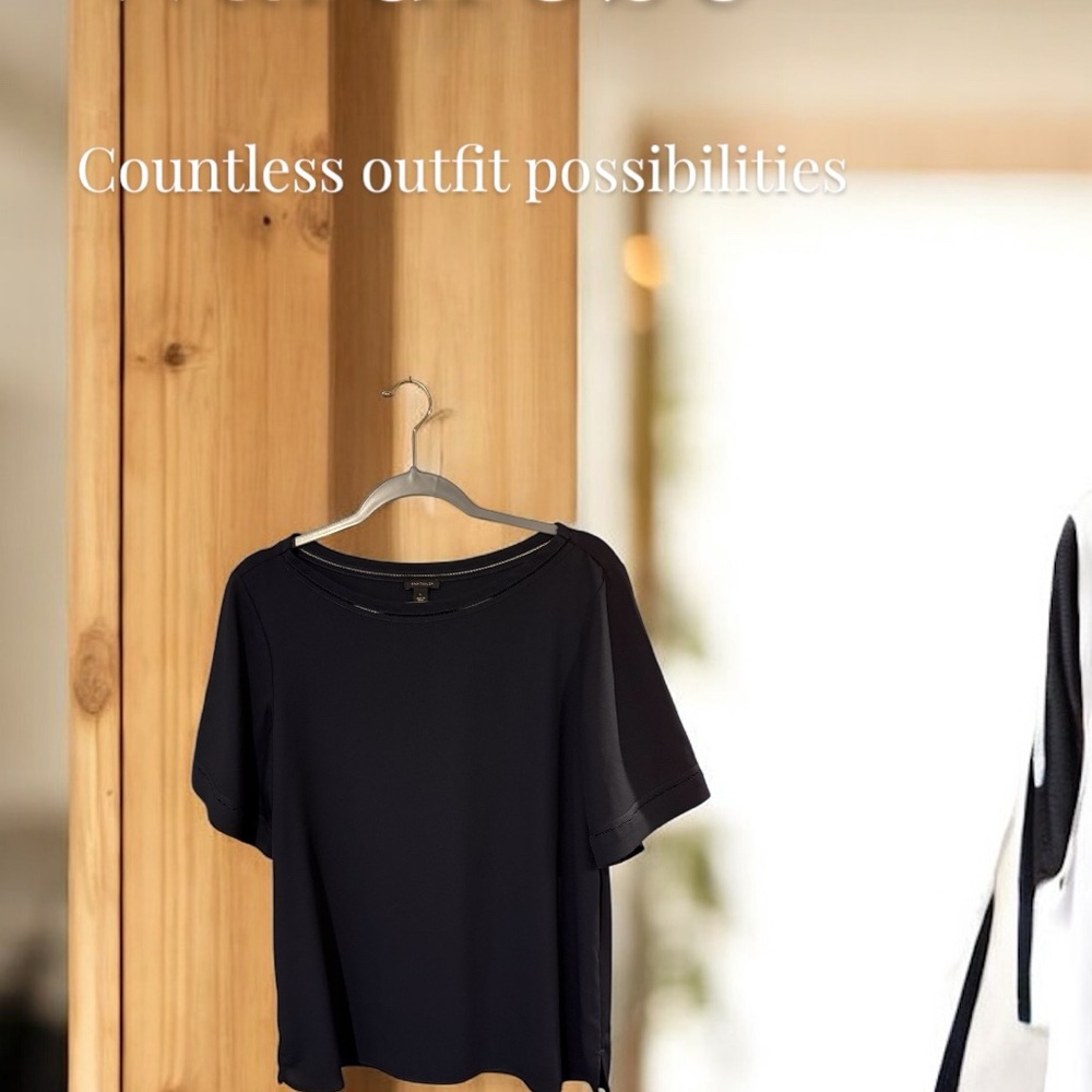 Ann Taylor Navy Short Sleeve T-Shirt